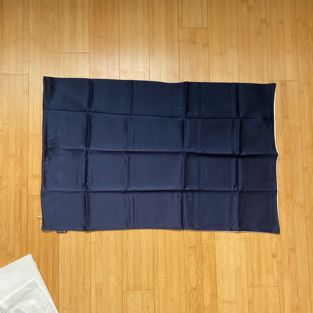 LILYSILK Momme Envelope Silk Pillowcase in Navy Blue | Queen (20 by 30 inches)